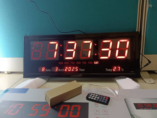 นาฬิกาแขวนดิจิตอล ขนาด 68.5*26*3CM